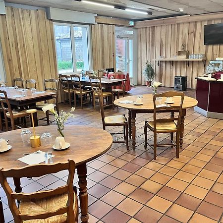 Hotel Platanes - Kb Hotel Group Etauliers المظهر الخارجي الصورة