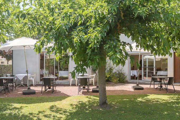 Hotel Platanes - Kb Hotel Group Etauliers المظهر الخارجي الصورة