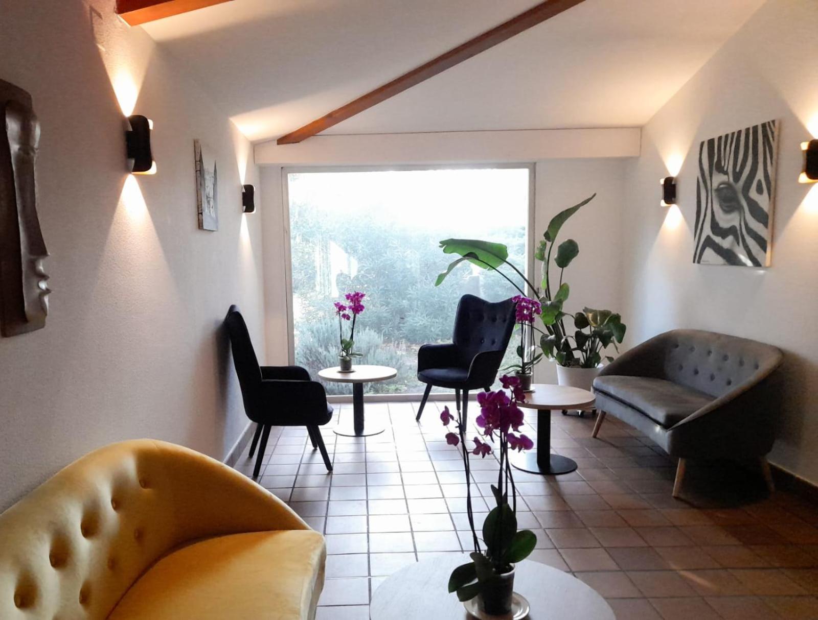 Hotel Platanes - Kb Hotel Group Etauliers المظهر الخارجي الصورة