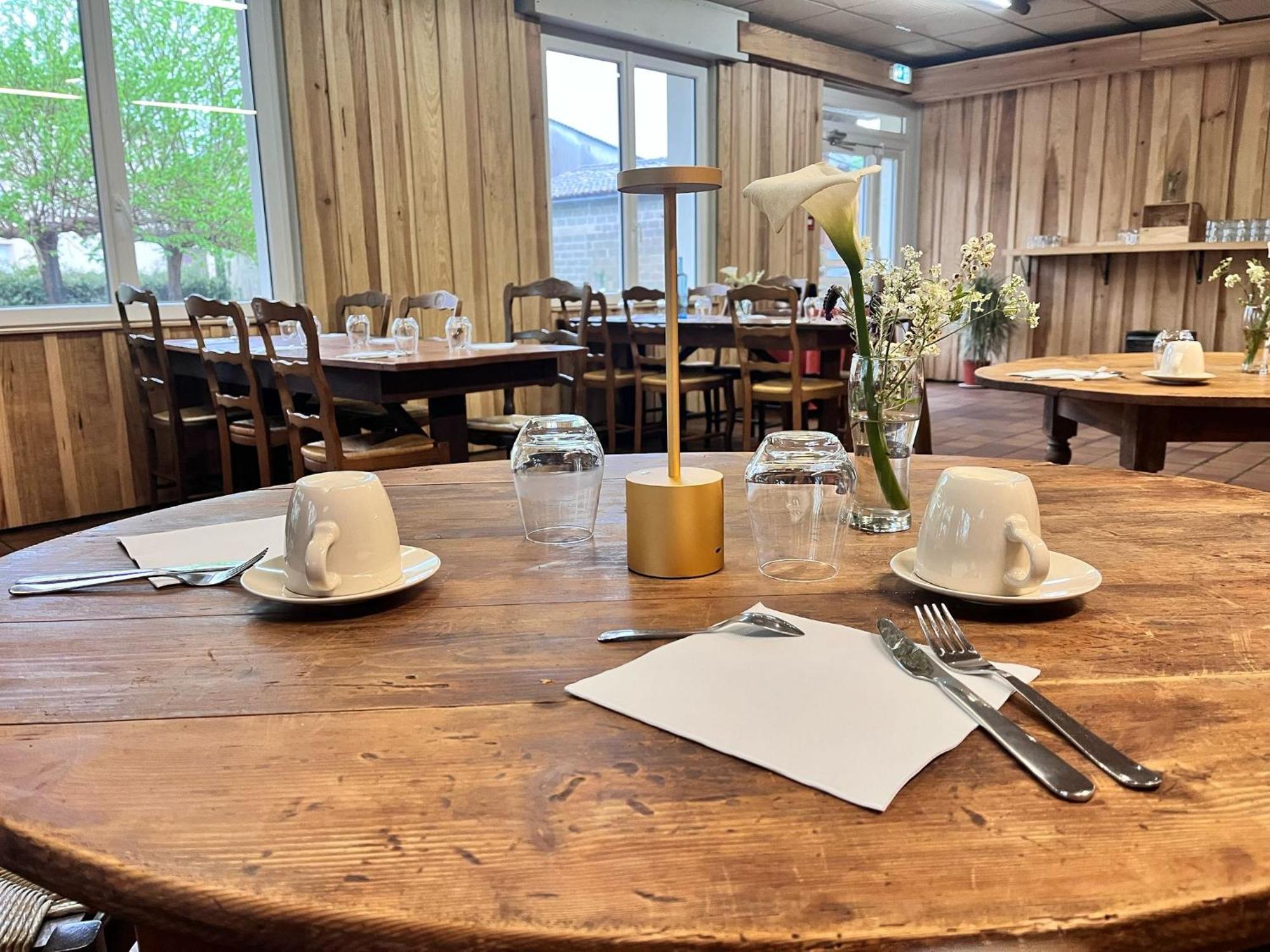 Hotel Platanes - Kb Hotel Group Etauliers المظهر الخارجي الصورة