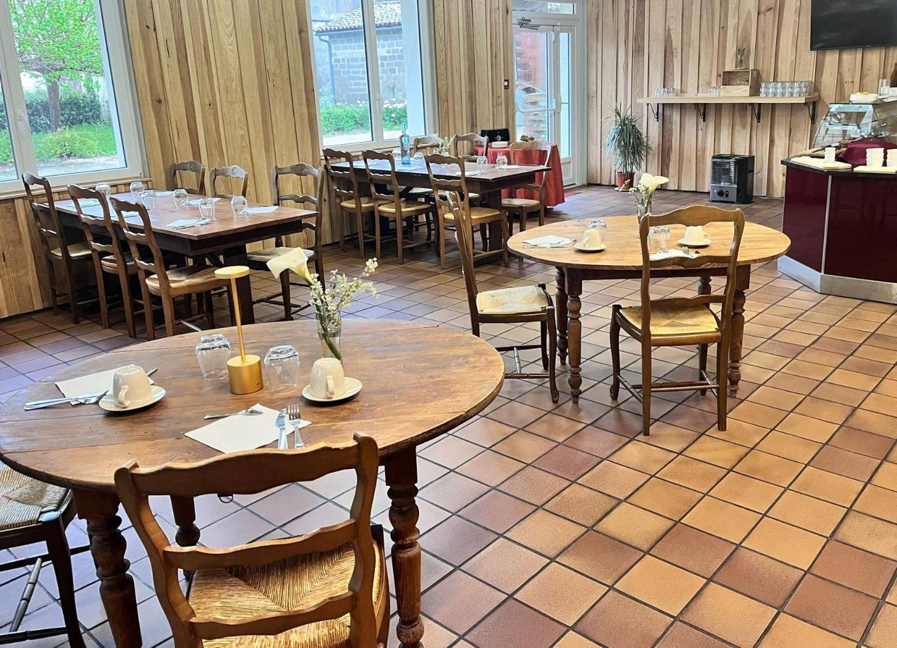 Hotel Platanes - Kb Hotel Group Etauliers المظهر الخارجي الصورة